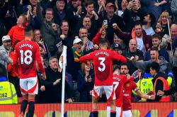 lol转区-曼联碾压荷兰，卡塞米罗点燃赛场