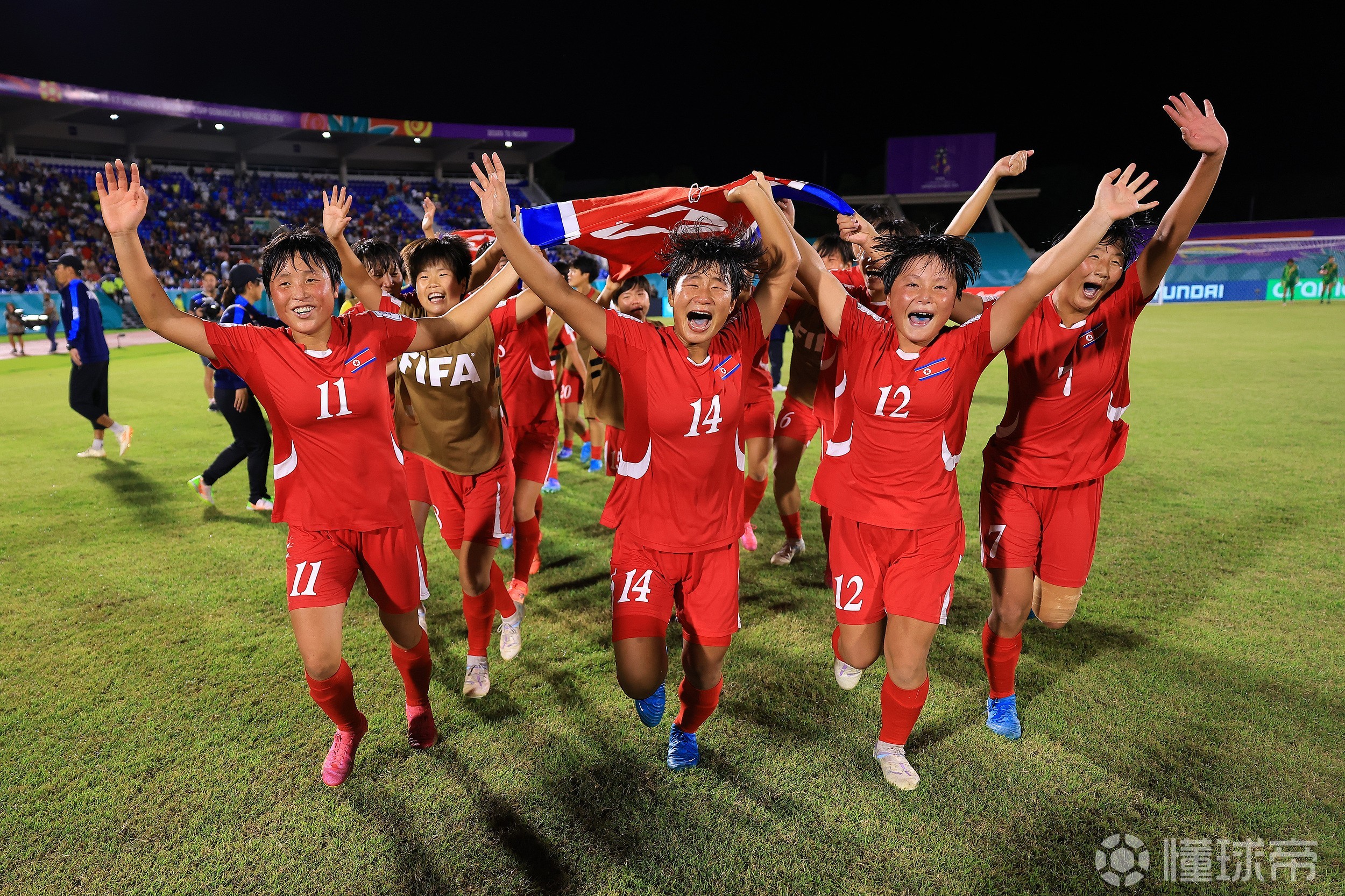 穿越重重阻力，中国女足闯入决赛