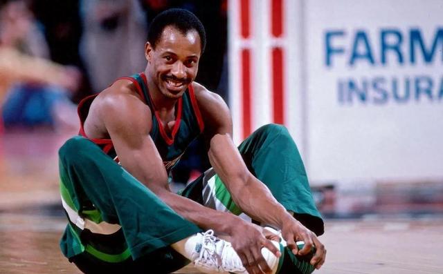 联盟最佳球员火力全开，一举净胜对手，创下惊人纪录