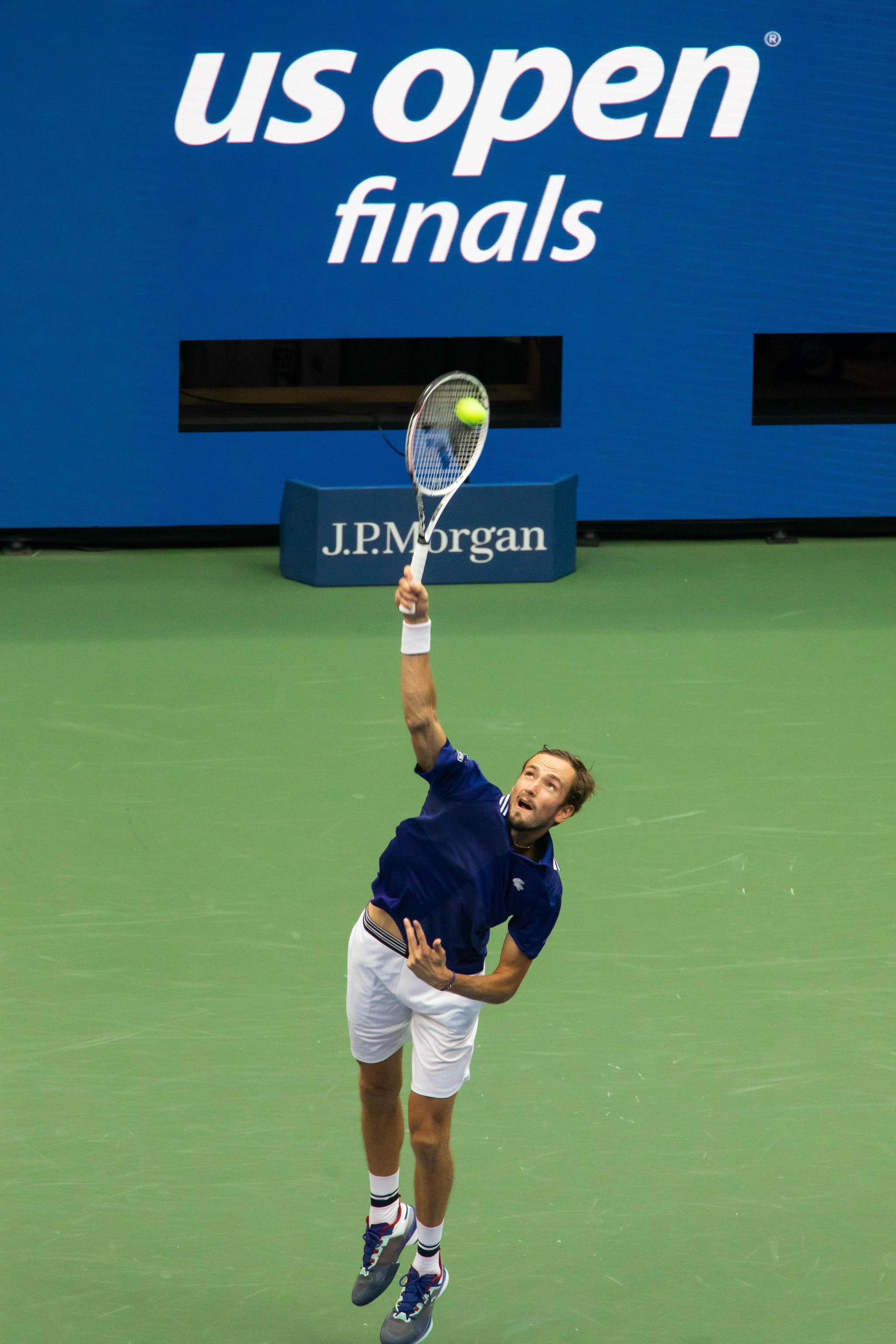 法网险胜ATP总决赛，梅德韦杰夫关键制胜的简单介绍